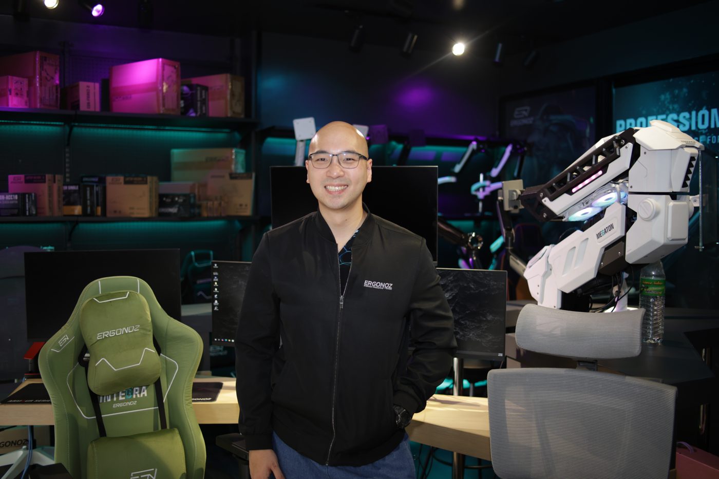 Stallion founder in the Ergonoz showroom